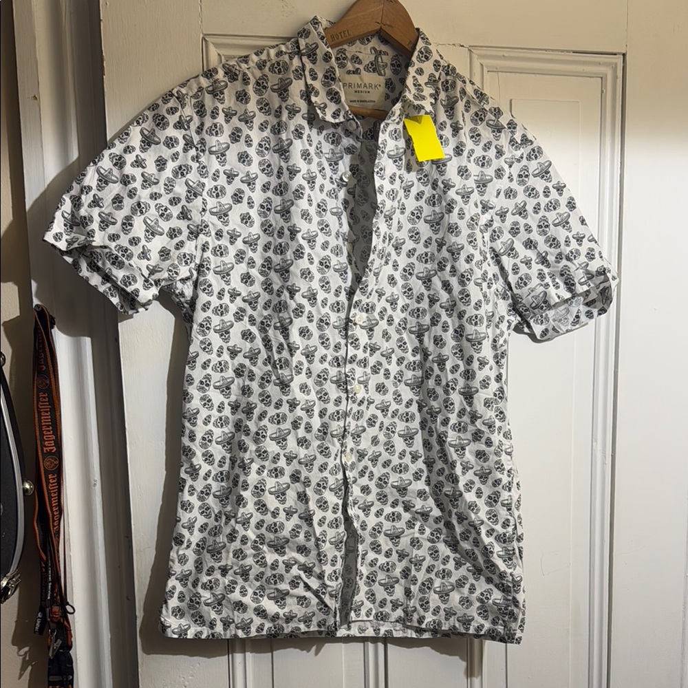 Primark Men’s button down the front short sleeve shirt day of the dead